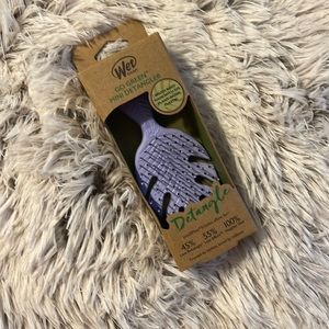 WET mini detangling brush